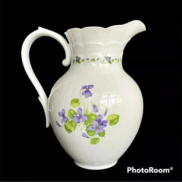 KAISER W Germany Romantica VIOLA Pitcher 6.5" Purple Violets Green Leaves HTF - Picture 1 of 7